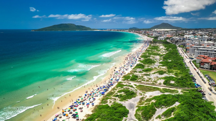 Moradores do Ingleses se mobilizam contra construção irregular de prédio em Florianópolis