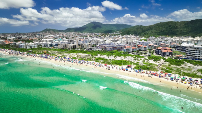 Moradores do Ingleses se mobilizam contra construção irregular de prédio em Florianópolis