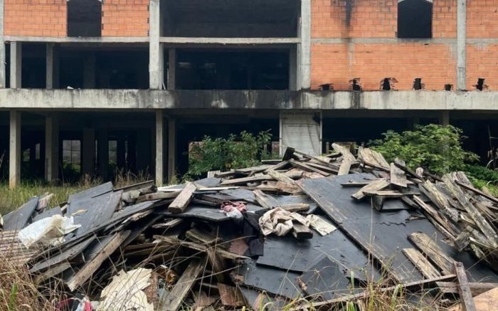 Proprietários denunciam invasão em prédio inacabado e cobram providências da construtora