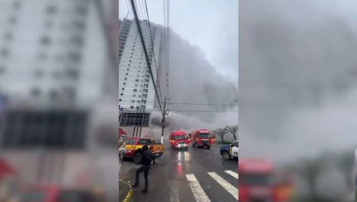 Incêndio atinge prédio em construção e deixa trabalhadores presos em meio à fumaça em SC